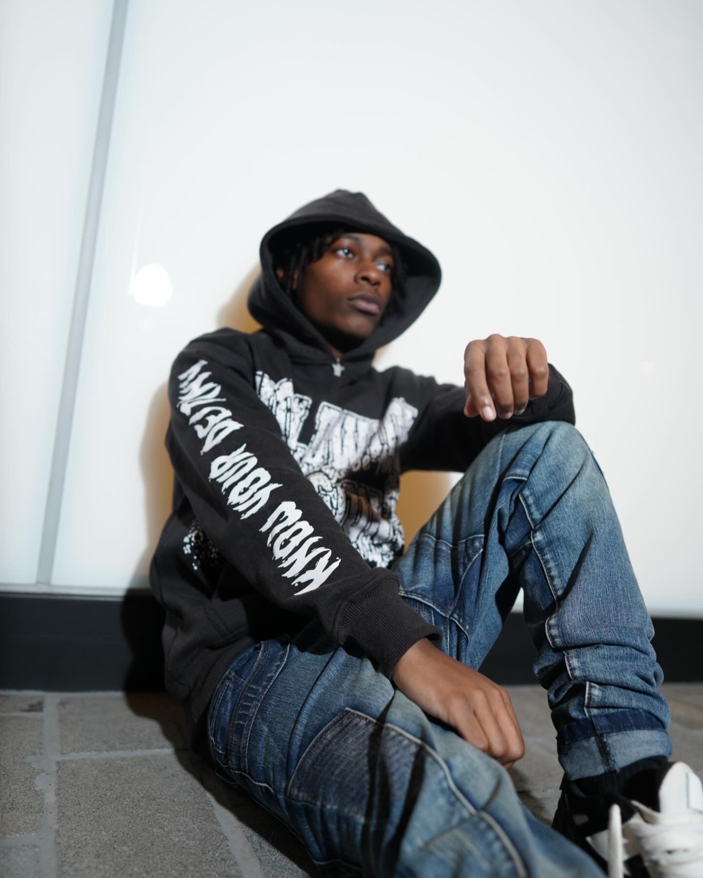 BLACK VINTAGE HIDDEN REALITY HOODIE